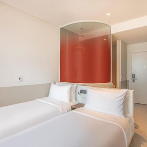 Premier Twin City View Room